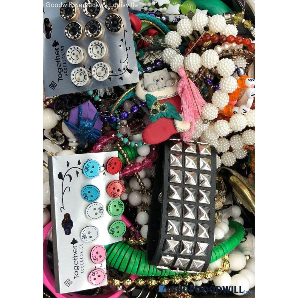 20+ Piece Mixed Fashion Costume Jewelry Lot Wearable Modern Vintage Estate 83126